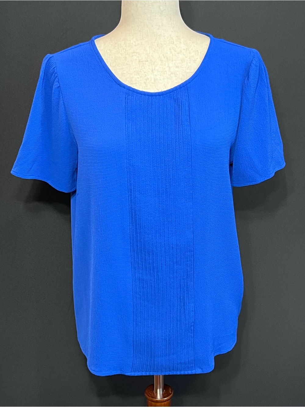 CeCe Scoop Neck Short Sleeve Top in Royal Blue